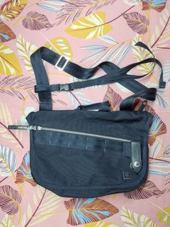 (Category: ) located in . Submitted by arn_thrifts_collections (Listing ID 1471201973, Image 1). Description: .