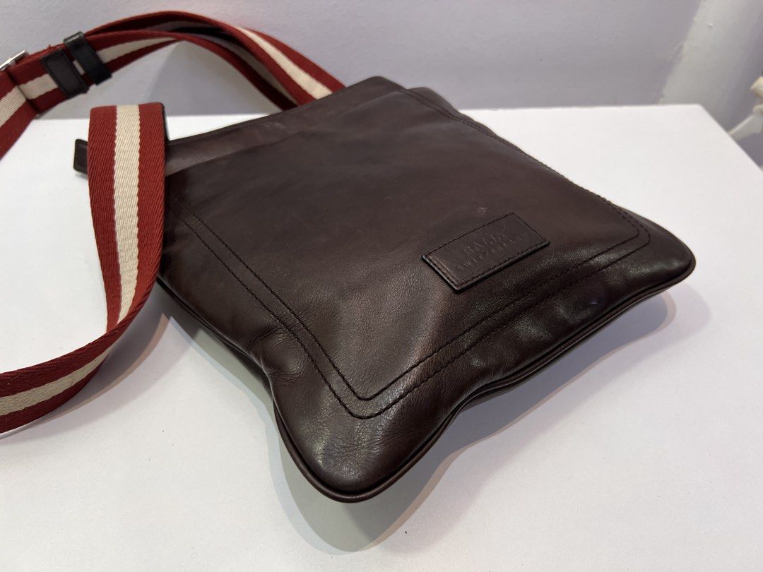 Pre-loved Bally Men’s Crossbody Bag (Category: Luxury Bags & Wallets) located in Cebu City. Submitted by brandedcorner_ph (Listing ID 1471184266, Image 3). Description: Pre-loved ((B))ally Men’s Crossbody Bag 100% Authentic or money back Condition • Excellent condition • No flaws Product Details •Color: Brown •Material: Leather •Approximate Dimensions in inches: H12 x W10.5 Color may vary due to lighting. PM for more photos 🏷️ 5,800 php •New min