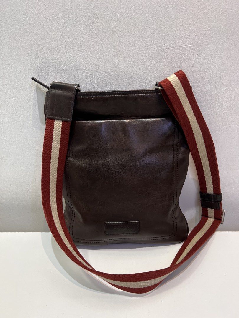 Pre-loved Bally Men’s Crossbody Bag (Category: Luxury Bags & Wallets) located in Cebu City. Submitted by brandedcorner_ph (Listing ID 1471184266, Image 1). Description: Pre-loved ((B))ally Men’s Crossbody Bag 100% Authentic or money back Condition • Excellent condition • No flaws Product Details •Color: Brown •Material: Leather •Approximate Dimensions in inches: H12 x W10.5 Color may vary due to lighting. PM for more photos 🏷️ 5,800 php •New min