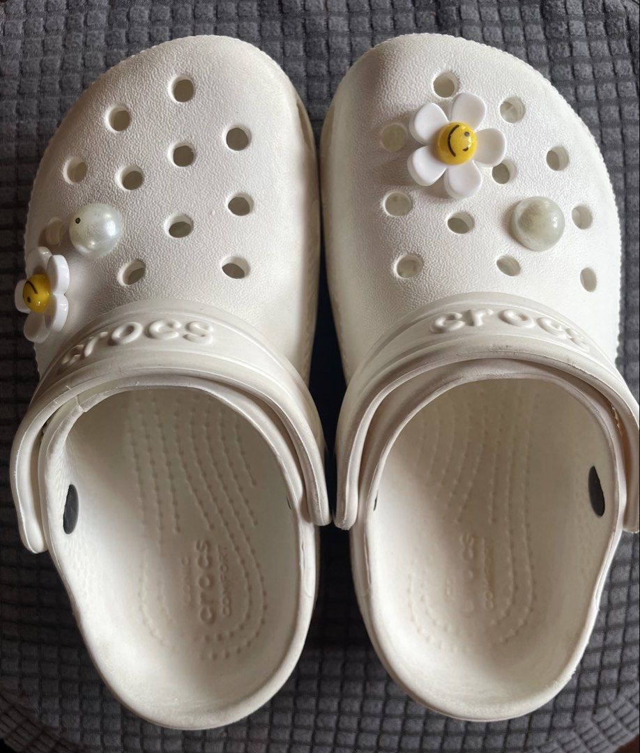 Preloved Crocs (Category: Babies & Kids Fashion) located in Davao. Submitted by aevrylscorner (Listing ID 1471134265, Image 1). Description: Excellent Condition C9 on tag No drag heel Visible crocs logo both pair Mode of payment: GCASH Shipping Schedule: Weekends only Add sf.