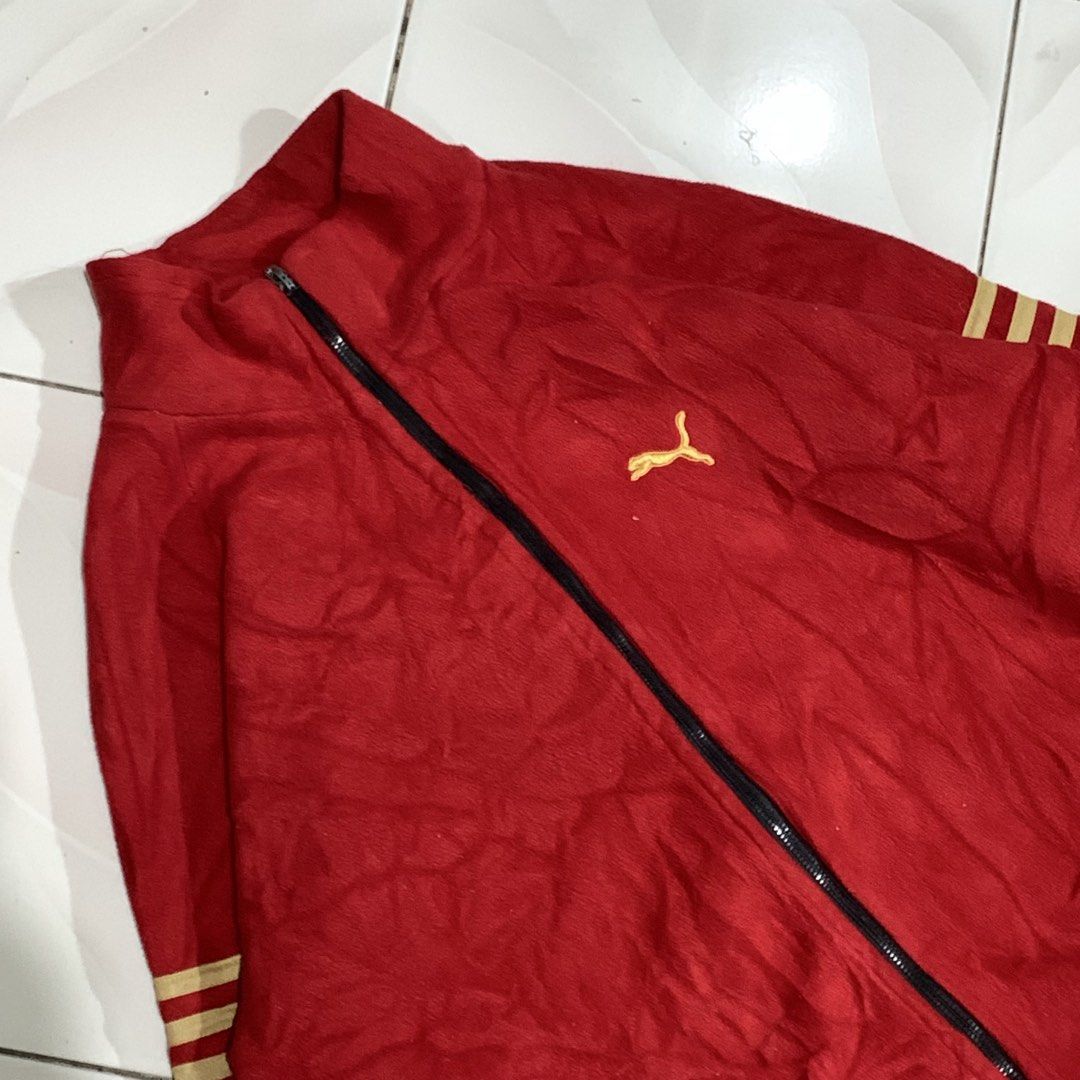 Puma full zip track jacket (Category: Coats, Jackets and Outerwear) located in Bacolod City. Submitted by dasmarinascarlo (Listing ID 1471196113, Image 3). Description: Puma full-zip track jacket • Color: Red • Dimesions :Width 22.5 :Length 29.5 • Condition: Good condition •Color rate: 9.5/10 📩 Message me for inquiries! 📦 Available for shipping. Please check the photos and measurements before purchasing..