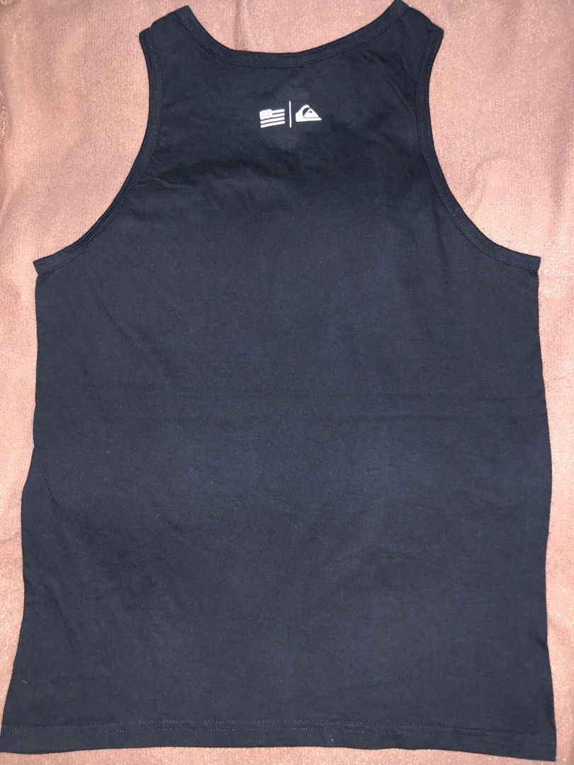 Quiksilver (Category: Swim Top & Rash Guards) located in Virac. Submitted by valll_ (Listing ID 1471067754, Image 3). Description: Quiksilver Size M Dimes 19 x 28 No issue Excellent condition.