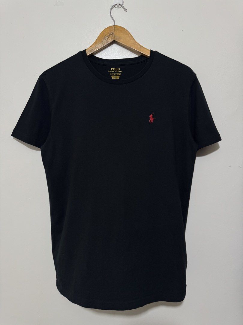Ralph Lauren Black T Shirt (Category: Tshirts & Polo Shirts ) located in Bacolod City. Submitted by thriftppy_ (Listing ID 1471223500, Image 2). Description: RALPH LAUREN BLACK SHIRT Size: Small Width: 19 Length: 26 Color rate: 9.8/10 Condition: Excellent near new Issue: None 💰980 DM for sure buyers 📥 Mode of payment:GCASH, BANK TRANSFER Unli vouch and vc for safety transaction. 📌Color may vary due to lighting📸 📦 Shipping via JNT EXPRESS🚚 �
