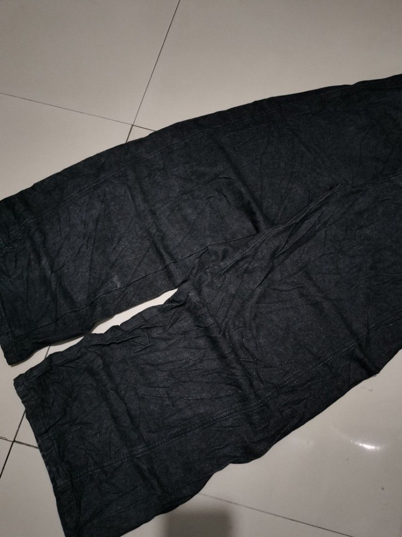 Raw Denim Multi-button Fly Wide Leg Black (Category: Jeans) located in San Mateo. Submitted by jhaixsober (Listing ID 1471275509, Image 3). Description: DIMES WAISTLINE 33 LENGTH 42 THIGH 13.5 HEM 11.5 -EXCELLENT CONDITION -NO ISSUE -COLOR RATE 10/10 -HARD X THICK -SOLID FITTINGS -FAV ITEM -READY TO USE -MUST HAVE! LOCATION: QUEZON CITY🏘 COURIER: J&T AND LALAMOVE🚛 MOP: GCASH ONLY💵.