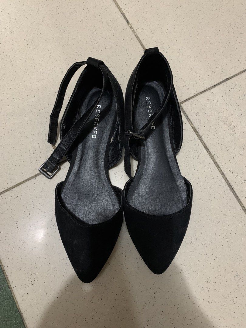 Black Pointed Toe Flats Size 37 (Category: Flats & Sandals) located in Manila. Submitted by batibal (Listing ID 1471224523, Image 1). Description: - RESERVED item - Style: Pointed toe flats with ankle strap and low block heel - Size: 37 (marked on sole) - Material: Suede texture exterior with synthetic lining - Closure: Side buckle - RFS: balikbayan box from italy, di kasya.