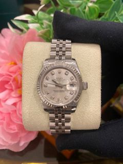 (Category: ) located in . Submitted by luxury_watch888 (Listing ID 1471175715, Image 1). Description: .