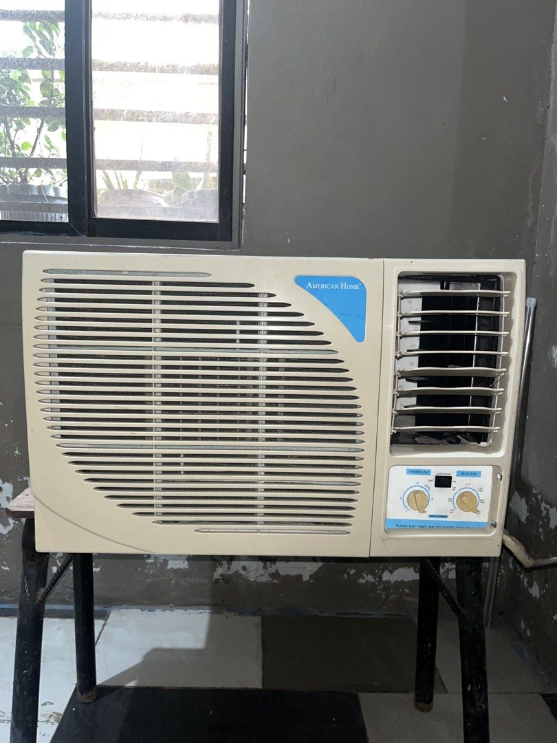 RUSH SALE AIRCON‼️‼️‼️ (Category: Air Conditioning and Heating) located in Manila. Submitted by pawlicious_ph (Listing ID 1471196202, Image 1). Description: Brand: American Home 1.5 HP Model: AHAC 16MNT - All Working, No Issue - Good Condition - No History of Repair - Mabilis Lumamig - Pwede sa Maselan RFS: Upgrade to Split Type • PM for more details! 📍Valenzuela City.
