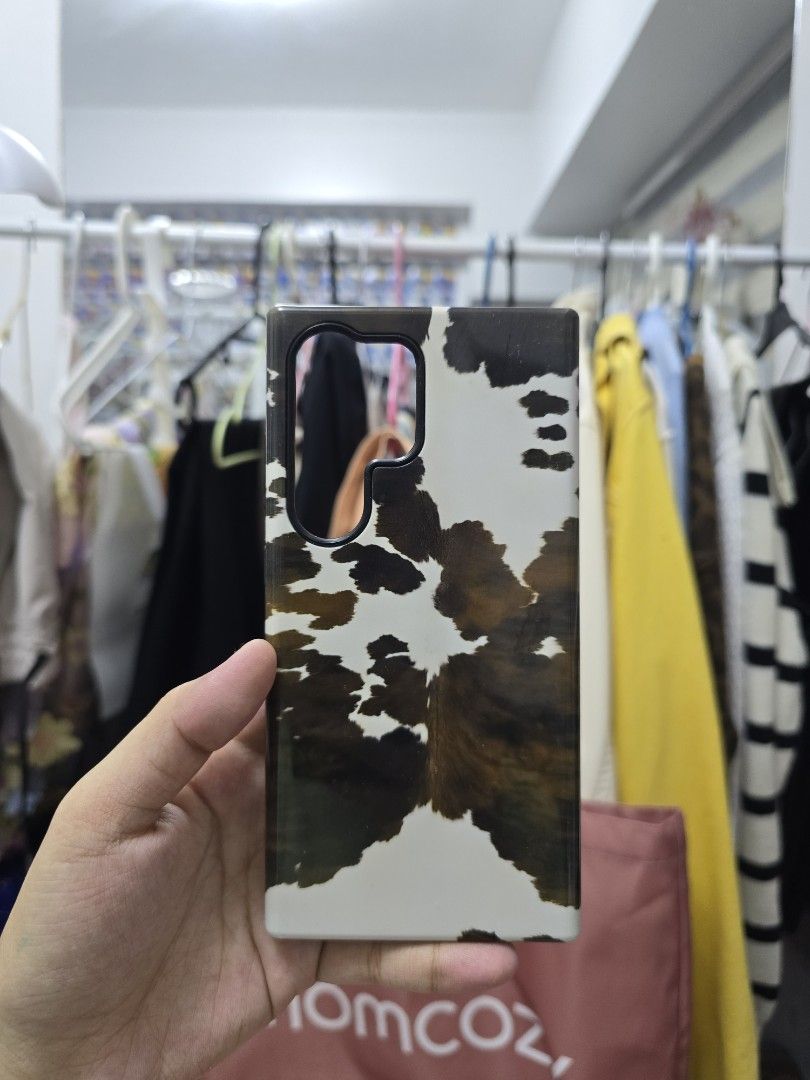 S24 ULTRA PHONE CASES (Category: Cases & Sleeves) located in Mandaluyong City. Submitted by _monamourph (Listing ID 1471227418, Image 3). Description: All in excellent condition. Sold as bundle. The other one is UGREEN brand and the printed one is BURGA inspired case. Both are nice pa in actual Fixed price. .