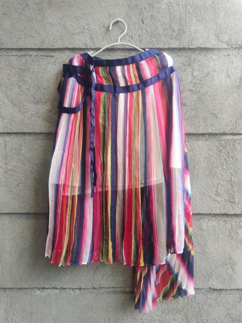 Sacai (Category: Skirts) located in Legazpi City. Submitted by jaycie.thrift23 (Listing ID 1471295092, Image 3). Description: Sacai Silk maxi skirt excellent to as new size 2.