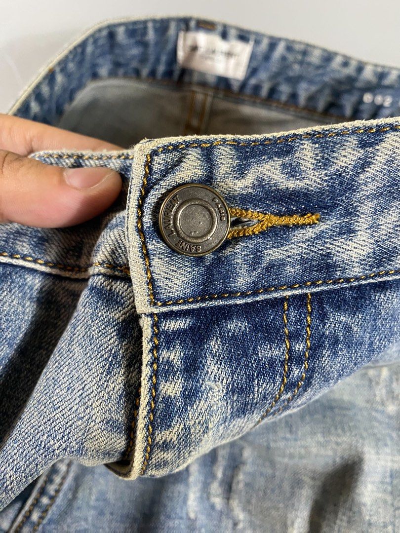 Saint Laurent (Category: Jeans) located in Cabanatuan. Submitted by takaishii_archive (Listing ID 1471160090, Image 2). Description: 32x42.