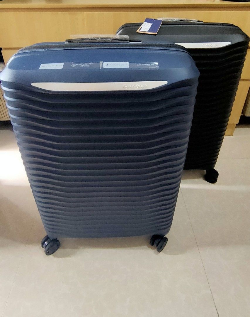 Samsonite luggage Brand New (Category: Luggage) located in Manila. Submitted by vtravelite.18 (Listing ID 1471145311, Image 2). Description: Samsonite Brand New individual price price Medium 11,950 large 12550 light weight TSA lock spinner impact resistant note pass po Sa kwentuhan at di marunong mag reply pag nag Sabi na Still available or interested..