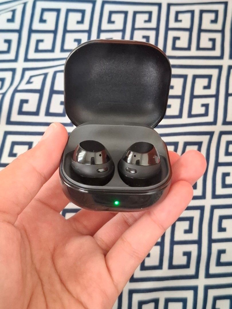 Samsung Galaxy Buds Core (Category: Earphones) located in Manila. Submitted by jennifera33915 (Listing ID 1471266004, Image 3). Description: 🎧 FOR SALE: Samsung Galaxy Buds Core Selling my Samsung Galaxy Buds Core! ✨ Barely used ✨ Good as new condition ✨ 100% working, no issues ✨ Complete with original box ✨ Well-maintained and properly stored 💰 PRICE: ₱1,300 (Negotiable) RFS: Barely used / No longer needed. 📍 Meet-up or delivery (Batasan Hill