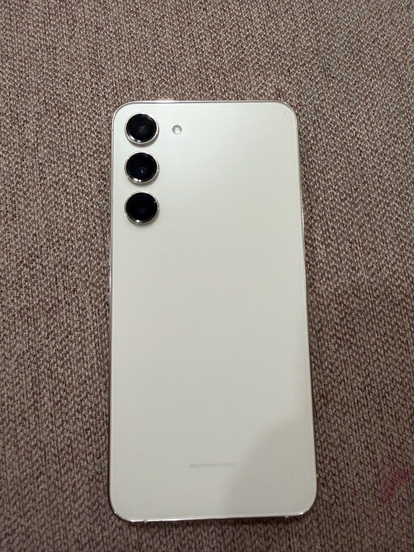Samsung Galaxy S23+ (Category: Samsung) located in Manila. Submitted by cataquizchesca (Listing ID 1471277568, Image 2). Description: Samsung Galaxy S23+ Used as extra phone 256gb/8gb Ram No issue, only light scratches Openline - Unli reset No box, No charger Unit itself ₱15,999 Location: Pasig City Can do meet up .