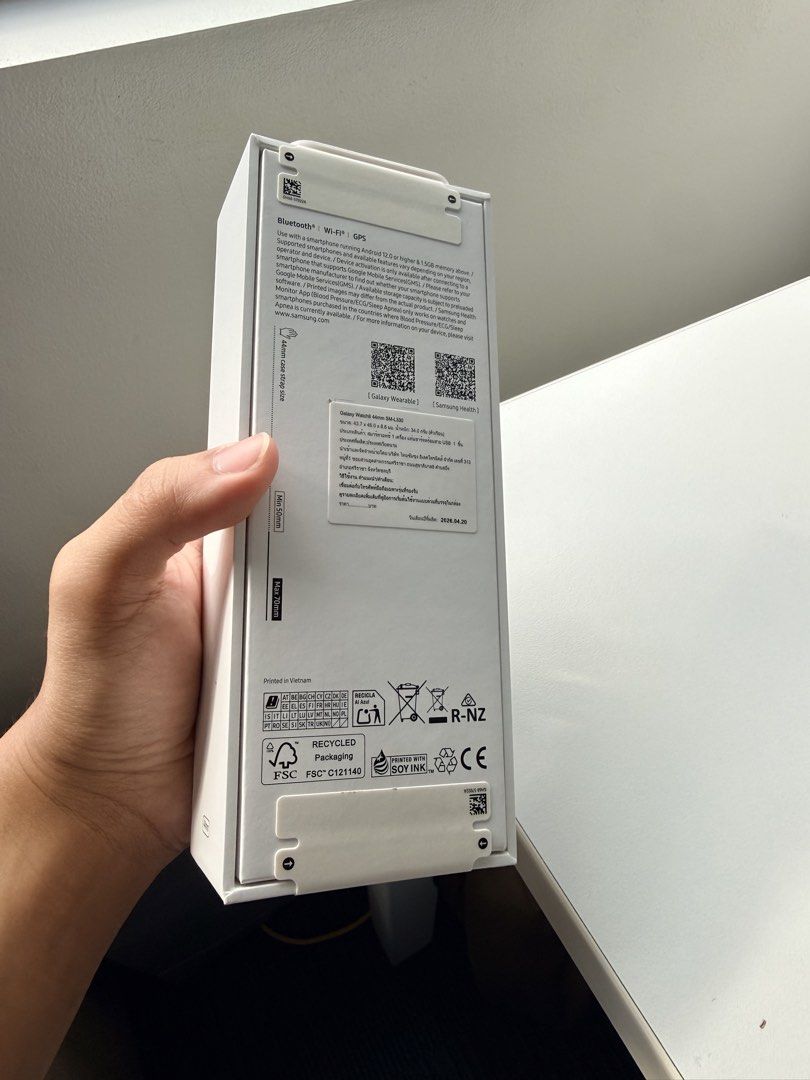 Samsung Galaxy Watch 8 44mm Sealed (Category: Wearables & Smart Watches) located in Taguig. Submitted by shopaww (Listing ID 1471199913, Image 2). Description: Samsung Galaxy Watch 8 44mm Brandnew Sealed Silver/White color With receipt and 1 year warranty upon activation BGC/Sta. Rosa.
