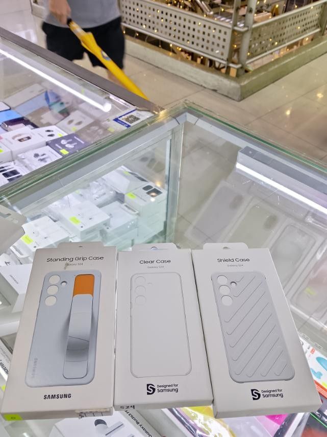 Samsung S24 Case Brandnew (Category: Cases & Sleeves) located in San Juan City. Submitted by rjean02 (Listing ID 1471138170, Image 1). Description: 300 clear 500 each grip and shield.