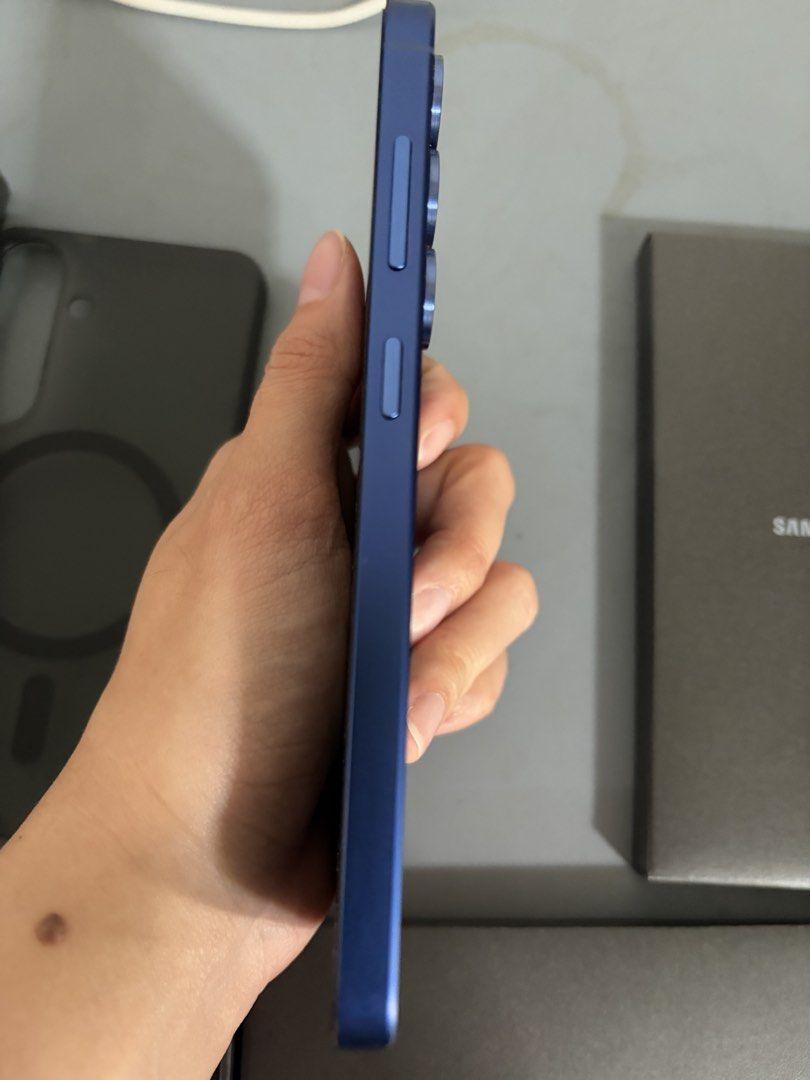 Samsung S25 5g 256gb (Category: Samsung) located in Cavite. Submitted by joys__ (Listing ID 1471169138, Image 3). Description: S25 12gb/256gb - bought from Samsung Shop online Warranty has just expired last September. Very lightly used, just a back-up phone Work apps only, never used for gaming This is the base model S25, not plus, not ultra. Slightly negotiable. Prefer meet-up so you can also check..