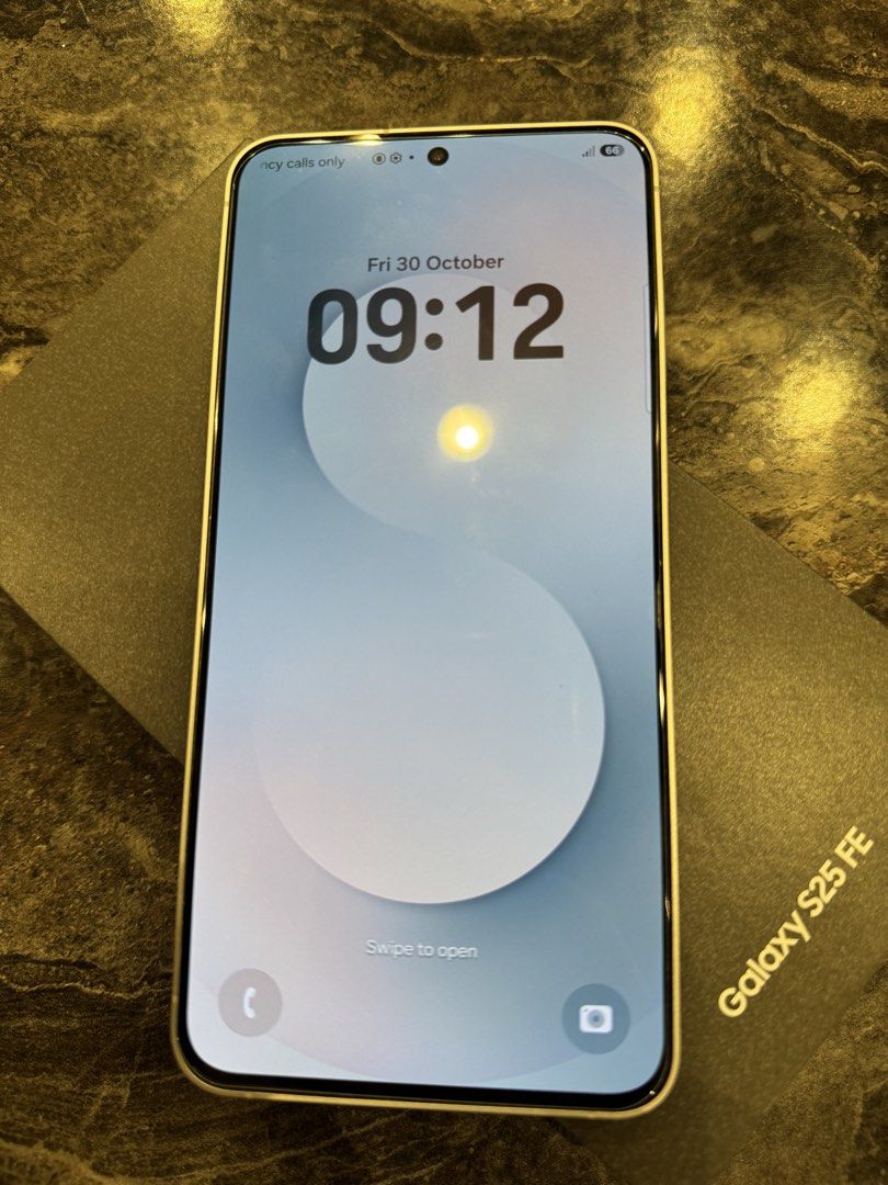 Samsung S25 FE 256GB openline (Category: Samsung) located in Manila. Submitted by noah4short (Listing ID 1471281988, Image 2). Description: For sale ❗️ Samsung galaxy s25 FE 256GB Price: 23,500 fixed 8GB ram No issue 100% Finger print working Face id working NTC approved Same as brandnew 2weeks palang nagagamit Inclusion : box , case ,orig chager cord ans sim ejector Rfs: balak kona mag ios ulit Dm me for more details .