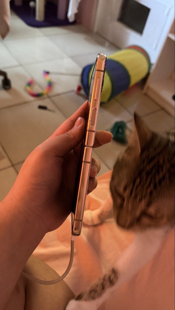 [OFFER] Samsung Z Flip 4 (Category: Samsung) located in Manila. Submitted by kori.kollects (Listing ID 1471168753, Image 2). Description: UNTESTED Replaced LCD (replaced by Samsung Techs MOA) Replaced battery No main display No box Drop offers.