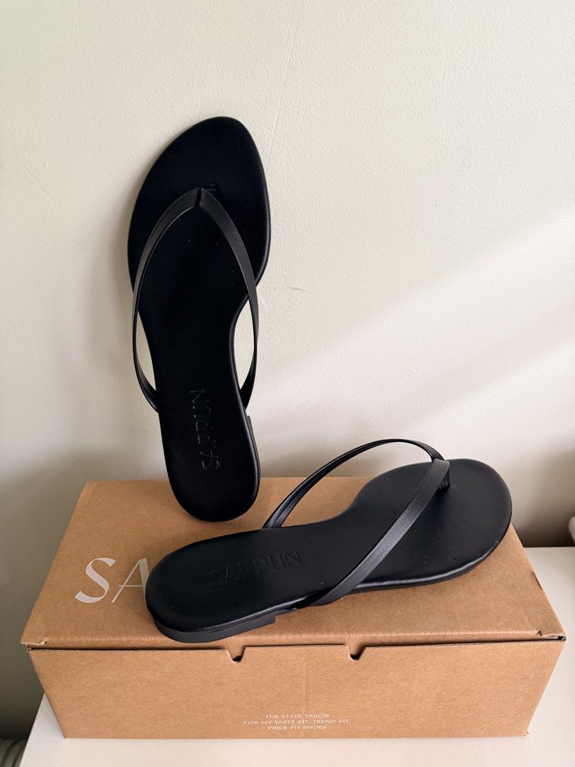 SAPPUN Black Thong Sandals (Size 240mm) (Category: Flats & Sandals) located in Paranaque City. Submitted by inmycloset08 (Listing ID 1471172076, Image 3). Description: 🌸US 7, korean size 240mm (but could fit size 6) 🌸Trendy minimalist, super comfy and looks really nice 🌸Used once, clean soles no wears on the footbed. 🌸rfs: bought a smaller size. 🌸 via lalamove pick up only .