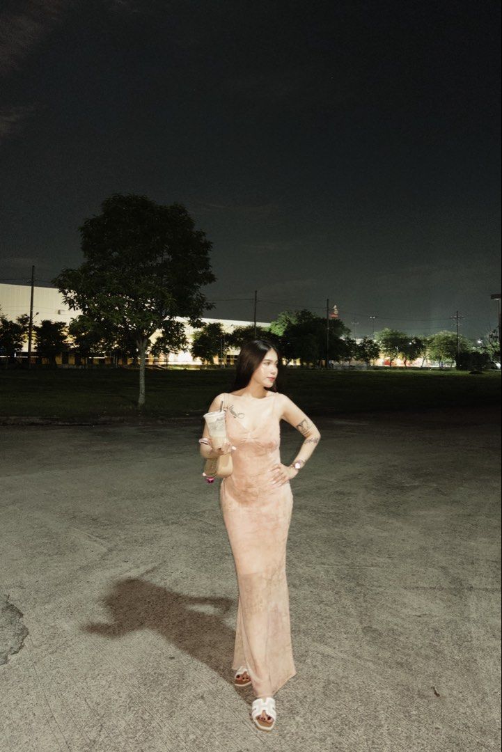 Shein - Dazy dress (Category: Dresses) located in Manila. Submitted by abbypot (Listing ID 1471133194, Image 2). Description: Worn once May shape yung dress No issue.