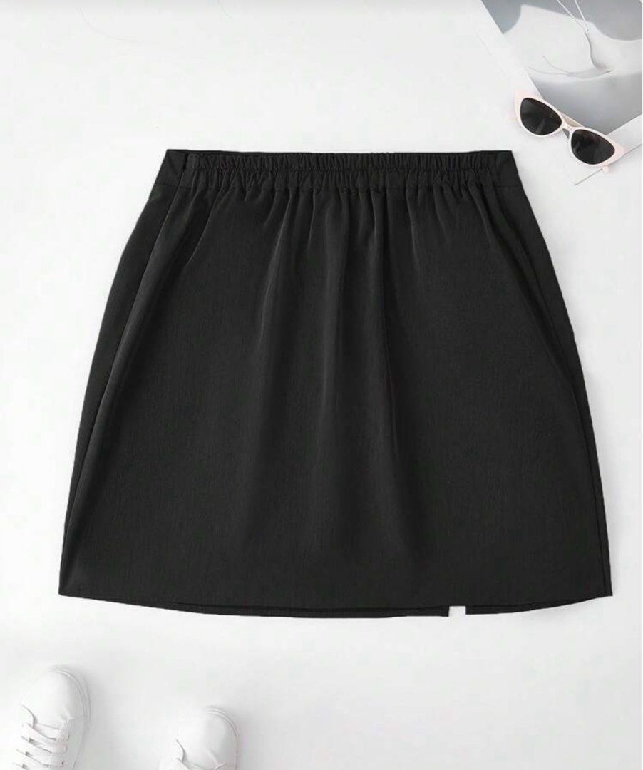 Shein Plus Size Black High Waist A-Line Split Skirt (Category: Skirts) located in Malolos. Submitted by basementbargain (Listing ID 1471228289, Image 2). Description: Size: 1XL Product Measurement: Length: 45 cm, Waist Size: 92-106 cm, Hip Size: 128 cm.
