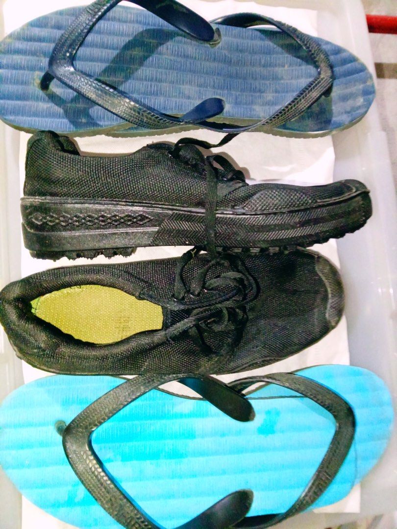 Shoes and Flip Flops Bundle Size 8 (Category: Flats & Sandals) located in Quezon City. Submitted by charitoo369 (Listing ID 1471294980, Image 1). Description: - Size 8 footwear bundle (selling as a set) - Includes 3 pairs: Black lace-up sneakers, bright blue flip-flops, and dark blue flip-flops - Great for casual daily wear or quick errands - Excellent value for money - Message for fast transactions Bundle for 3 size 8.