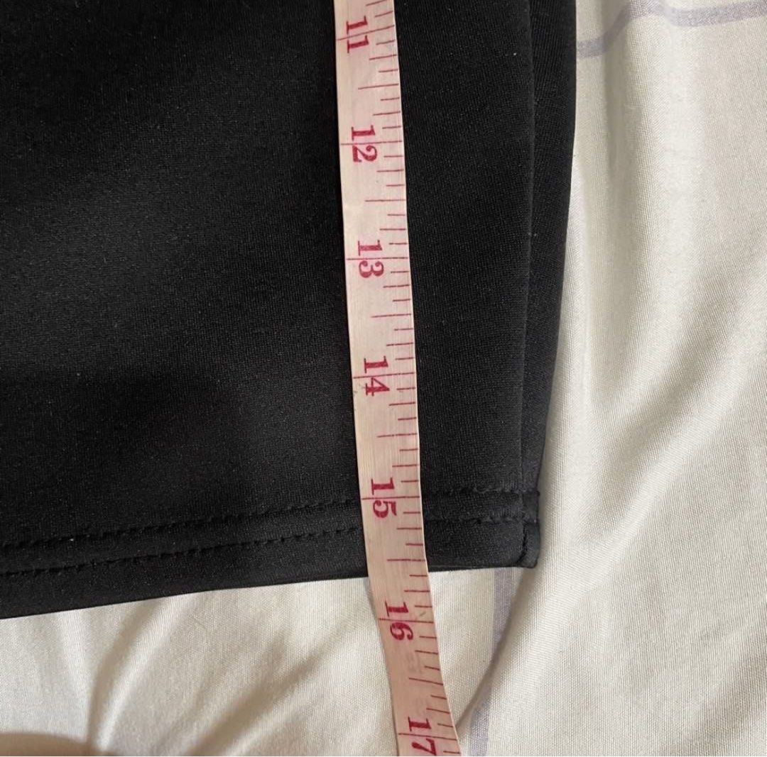size 24 black pencil skirt (Category: Skirts) located in Quezon City. Submitted by leocurations (Listing ID 1471223992, Image 3). Description: .