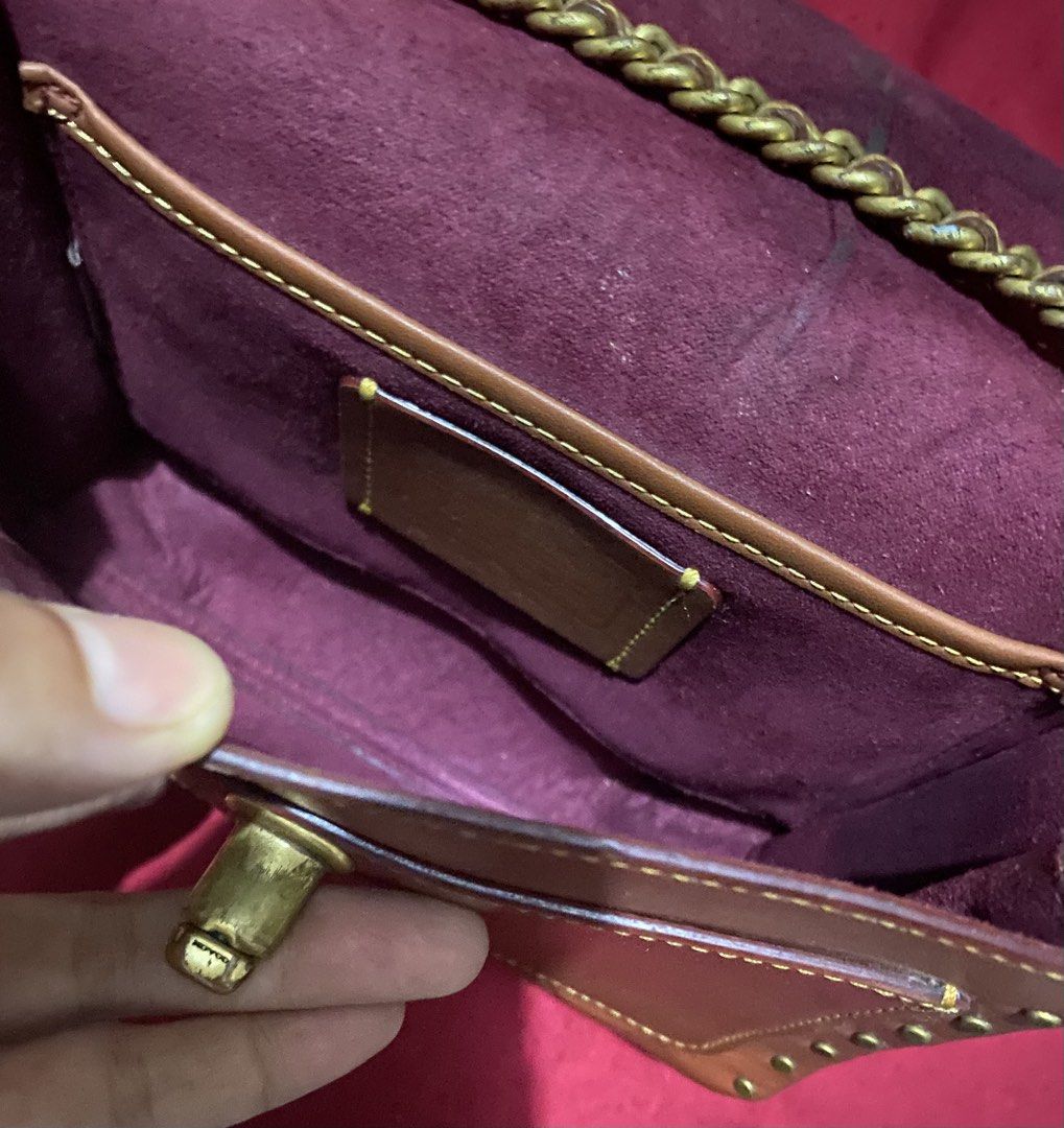 Sling bag (Category: Cross-body Bags) located in Manila. Submitted by gelaimarieh (Listing ID 1471171042, Image 3). Description: .