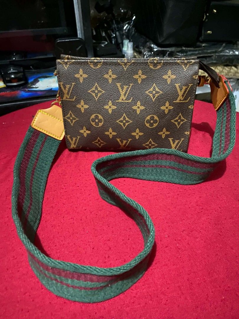 Sling bag (Category: Cross-body Bags) located in Manila. Submitted by glaiza02 (Listing ID 1471182377, Image 1). Description: .