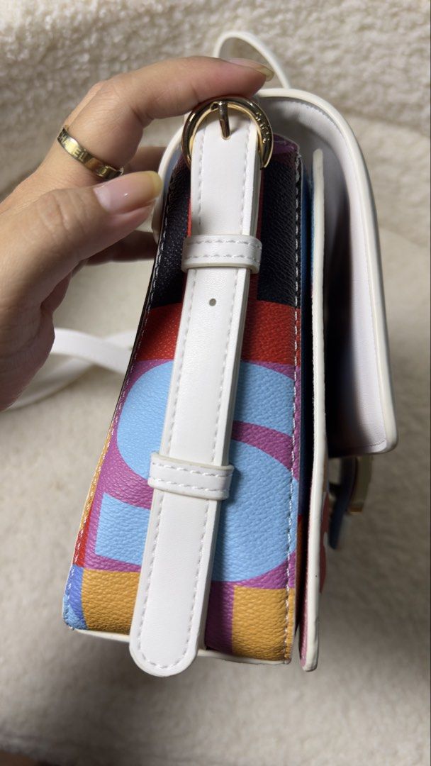 Sling bag adjustable t0us (Category: Cross-body Bags) located in Binmaley. Submitted by amayscollections (Listing ID 1471139283, Image 3). Description: Origqual. Sale t0us Crossbody bag super mahalya yan ses search mo brand na yan for only ₱750+sf payment first ₱820+sf cash on delivery 📍pangasinan We Ship Nationwide po🚚.