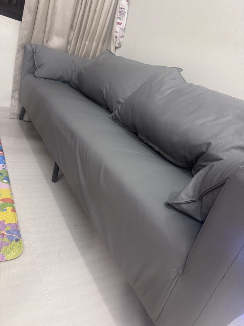 Sofa (Category: Sofas) located in Singapore. Submitted by simonlimkg (Listing ID 1471264810, Image 3). Description: .