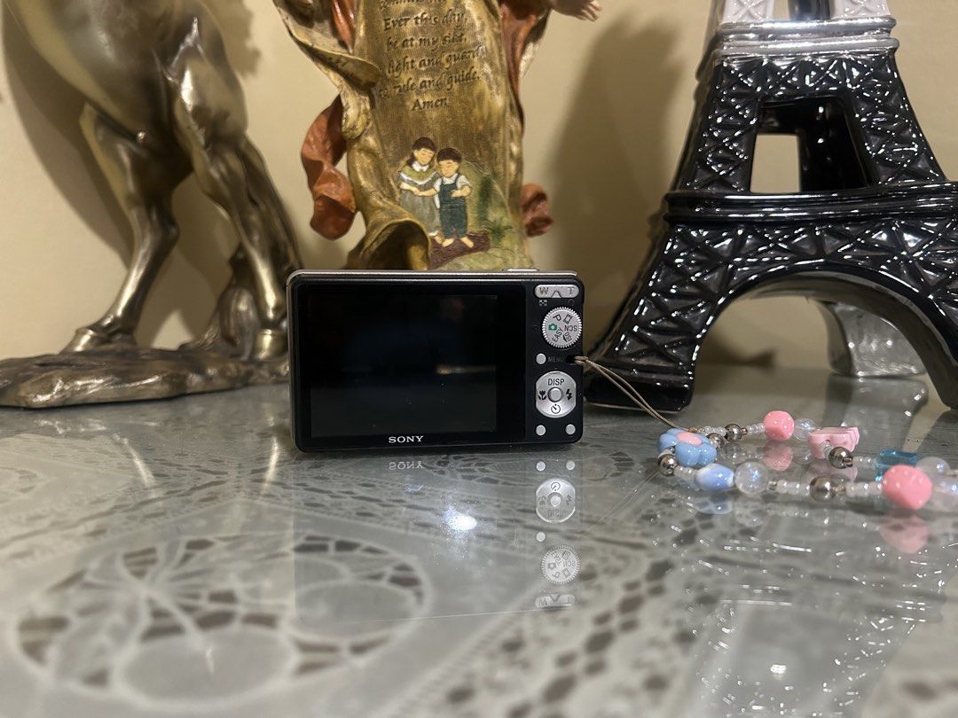 Sony Cybershot DSC S950 (Category: Cameras) located in Iloilo. Submitted by stebsells (Listing ID 1471149786, Image 2). Description: CAMERA DETAILS • 10.1 MP • 4× Optical Zoom • 2.7” LCD Display • VGA Video Recording CONDITION • Minimal LCD burn • Fully working INCLUSIONS • Unit • Battery • Charger • Sony Memory Stick • Cute camera strap 🎀 TRANSACTION 📍 Meetups available 🚚 LBC delivery/ JNT delivery 💳 GCash / Cash 🇯🇵 Origin: Japan ⚠️ Please