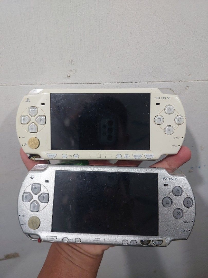 Sony PlayStation Portable PSP-2000 Handheld Console (Category: PlayStation) located in Quezon City. Submitted by jpnvintageonline (Listing ID 1471223449, Image 1). Description: SONY PSP 2000 Tested power working No battery cover and battery for parts repair restoration What you see is what you get .