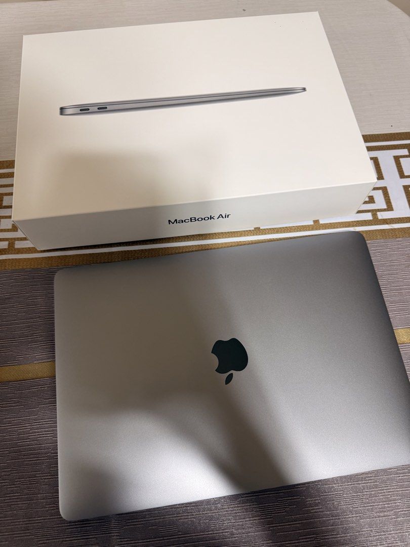 Space Grey MacBook Air 2020 i3 with Original Box (Category: Laptops & Notebooks) located in Quezon City. Submitted by nd_joson (Listing ID 1471179523, Image 3). Description: FOR SALE: MacBook Air (Retina, 13-inch) 💻✨ Price: ₱17,000 (Very Negotiable) Specifications: * Model: MacBook Air * Processor: 1.1 GHz Dual-Core Intel Core i3 * Graphics: Intel Iris Plus Graphics 1536 MB * RAM: 8 GB 3733 MHz * OS: macOS Sonoma 14.5 Condition & Notes: * Shows 
