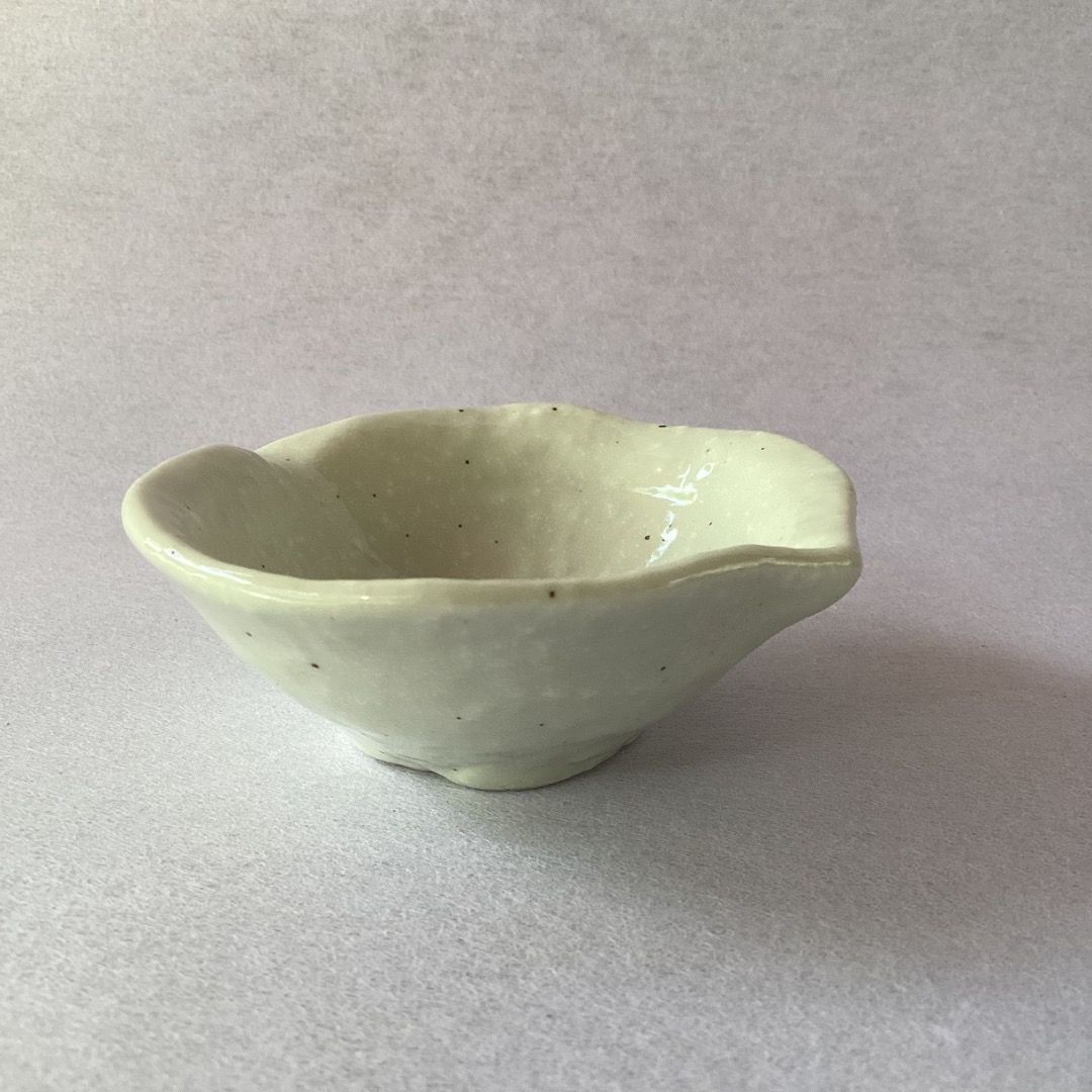 Speckled Stoneware Appetizer Dish w/ Spout (Category: Vases & Decorative Bowls) located in Davao. Submitted by eclectic1925 (Listing ID 1471262878, Image 1). Description: Php75 Speckled Stoneware Appetizer Dish w/ Spout H: 1.2 inches L: 3.3 inches W: 3.3 inches Please REVIEW PHOTOS We use 100% repurposed packaging materials SF starts at Php70 via Flash Express First to pay .