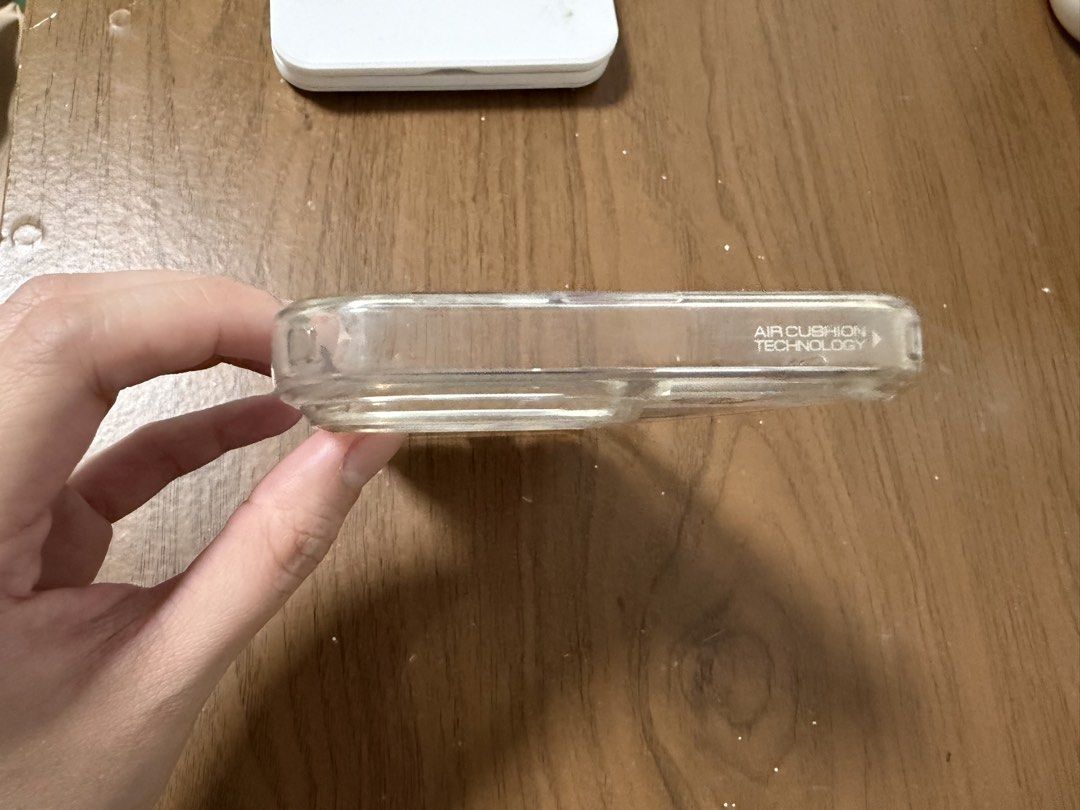 Spigen iPhone 16 Pro Max Mag Fit Clear Case (Category: Cases & Sleeves) located in Cavite. Submitted by jy.dg (Listing ID 1471259213, Image 3). Description: Selling my preloved Spigen iPhone 16 Pro Max Mag Fit Clear Case bought from Spigen physical store. Lightly Used. Condition may vary due to photo lighting. It’s still great if you put your phone w/ White or black color. Slightly nego RFS: Sold my 16 Pro Max For inquiries, kindly DM. Thank you.
