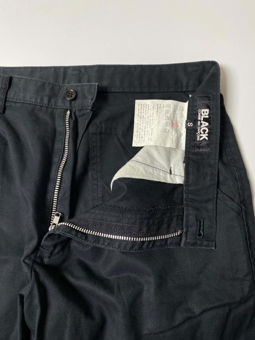 SS14 BLACK COMME DES GARCONS CROPPED PANTS (Category: Luxury Apparel) located in Balanga. Submitted by dig_gear (Listing ID 1471144013, Image 2). Description: SS14 BLACK COMME DES GARCONS CROPPED PANTS DIMENSIONS WAIST - 30" LENGHT - 31" INSEAM - 20.5 FRONT RISE - 11" THIGH - 11" KNEE - 9" LEG OPENING - 7".