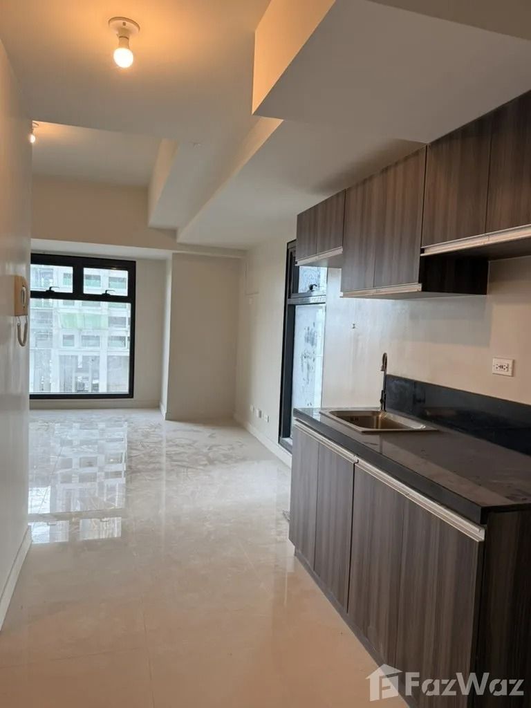 Studio Condo for sale at Cirrus (Category: Apartments & Condos) located in Makati City. Submitted by propertyproph (Listing ID 1471178214, Image 3). Description: 🏙️ FOR SALE | Studio Unit at Cirrus by RLC 📍 Bridgetowne Estate, Pasig City Own a modern studio unit at Cirrus by Robinsons Land, located within Bridgetowne Estate, a growing business and lifestyle destination. 📐 22 sqm Floor Area 🛏️ Studio Unit 🛁 1 Bathroom 🏢 Completed: December 2