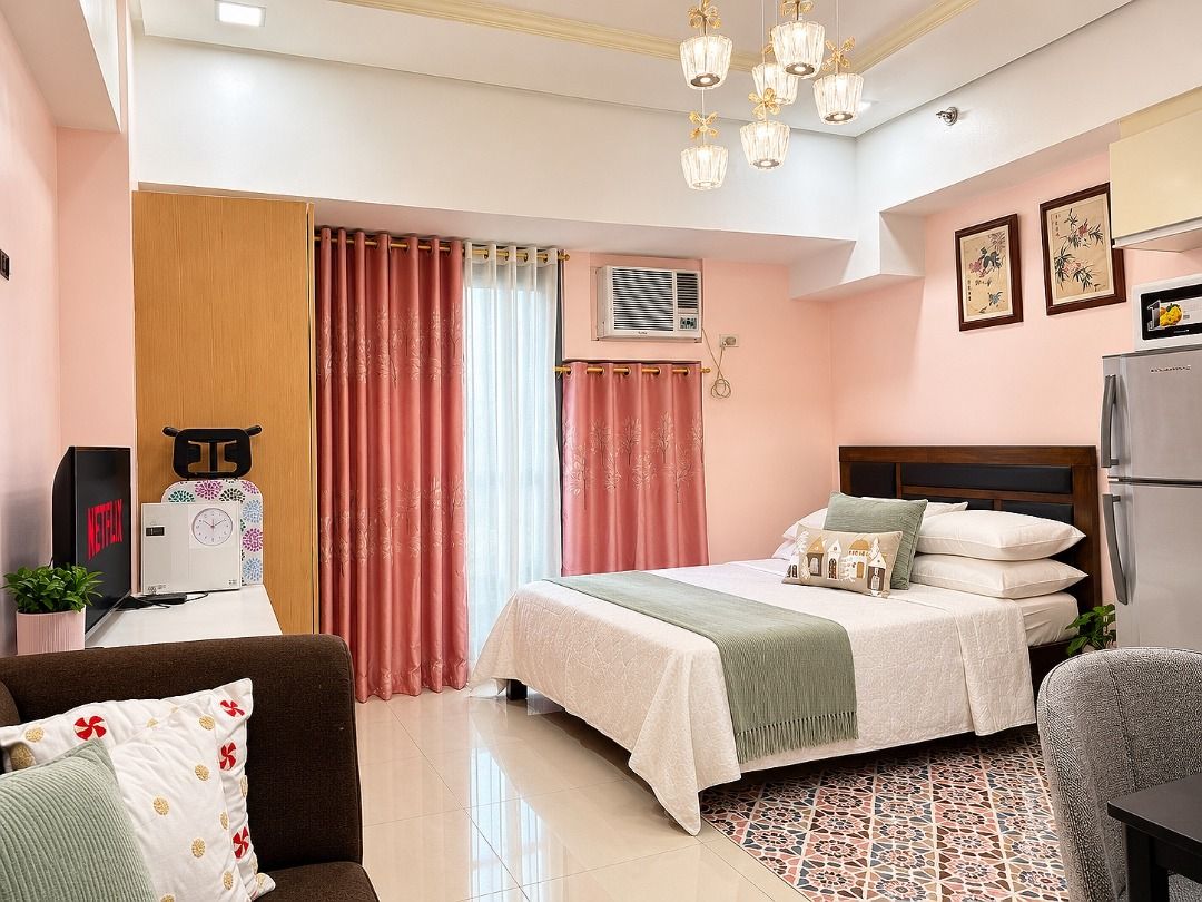 Studio FOR RENT in VICEROY TOWER 3 (Category: Apartments & Condos) located in Taguig. Submitted by louie.catandijan (Listing ID 1471176483, Image 2). Description: ₱18,000/month A fully furnished studio in VICEROY TOWER 3, McKinley Hill, Taguig City. Great location, ready to view. Fully Furnished · 23 sqm 📩 Chat us here on Carousell to inquire and schedule a viewing! Ref: LDMRENT003.