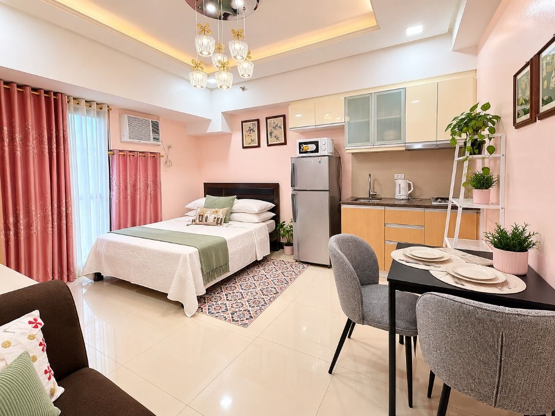 Studio FOR RENT in VICEROY TOWER 3 (Category: Apartments & Condos) located in Taguig. Submitted by louie.catandijan (Listing ID 1471176483, Image 1). Description: ₱18,000/month A fully furnished studio in VICEROY TOWER 3, McKinley Hill, Taguig City. Great location, ready to view. Fully Furnished · 23 sqm 📩 Chat us here on Carousell to inquire and schedule a viewing! Ref: LDMRENT003.
