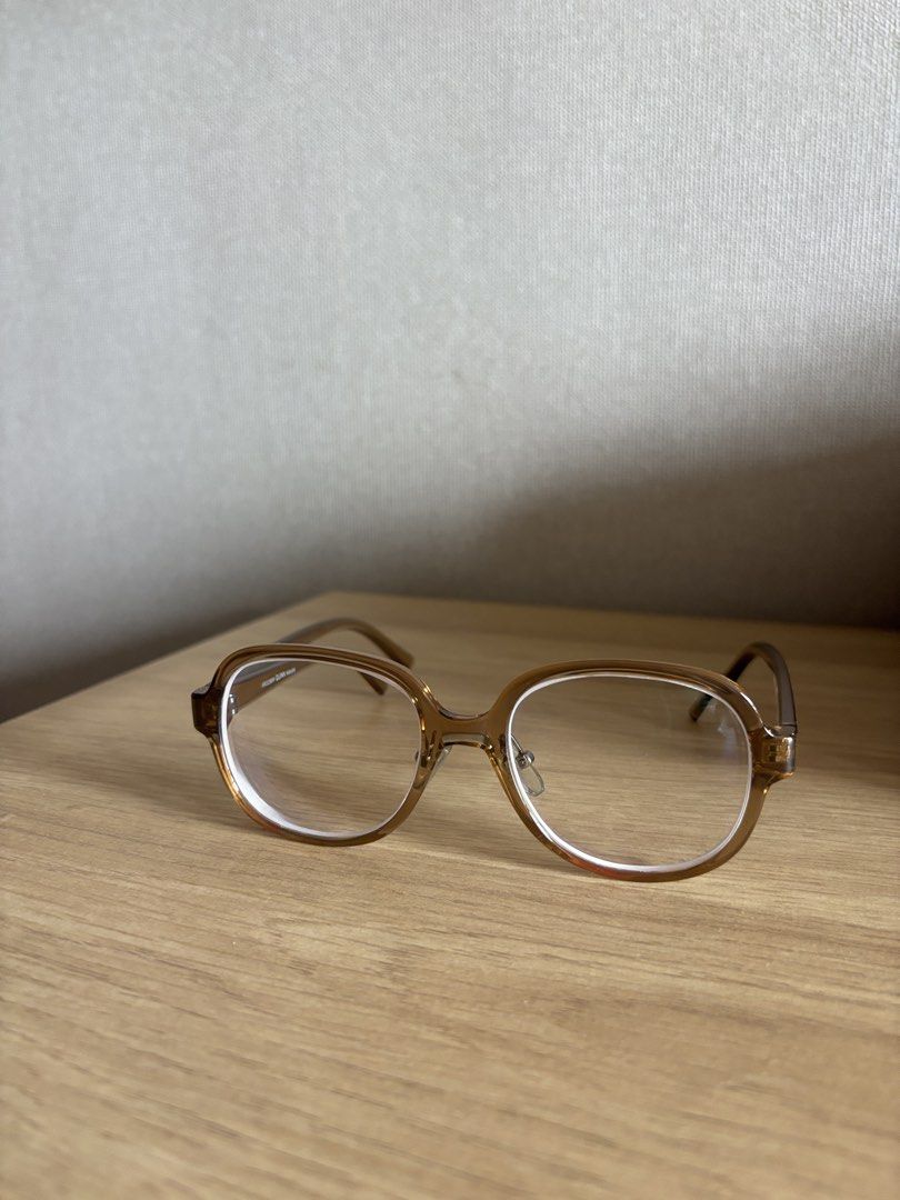 Sunnies | QUINN in Manuka (Category: Sunglasses & Eyewear) located in Iloilo. Submitted by mn.067 (Listing ID 1471164715, Image 2). Description: Model: QUINN Colorway: Manuka (Brown acetate with subtle contrast inner rim) Only used once or twice.