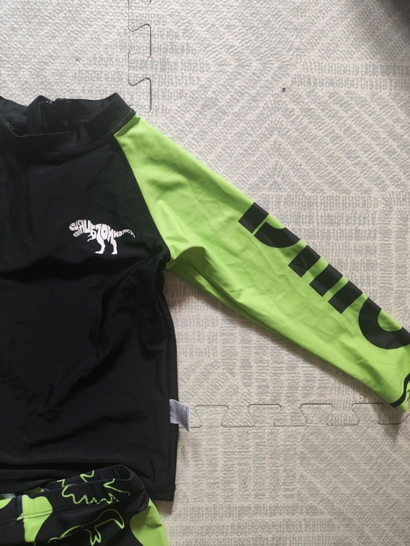 Swimwear for Boys 🦖 (Category: Babies & Kids Fashion) located in Taguig. Submitted by cleanupmomma (Listing ID 1471242870, Image 3). Description: Please take time to read ❤️ Sold as Set fits 4-6 yrs old minimal flaws sa short top is EUC wyiwyg.