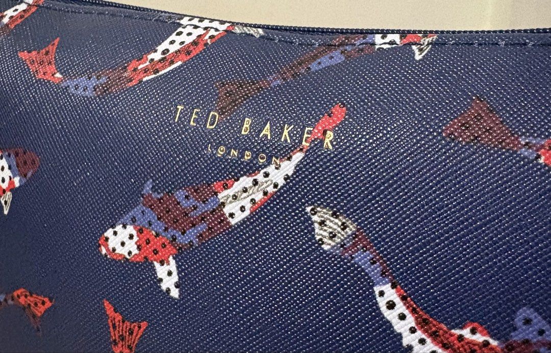 Ted Baker London Travel Pouch (Category: Purses & Pouches) located in Cavite. Submitted by chubbsavenue (Listing ID 1471174376, Image 3). Description: I got this from one of my trips with American Airlines. Guaranteed Authentic!.