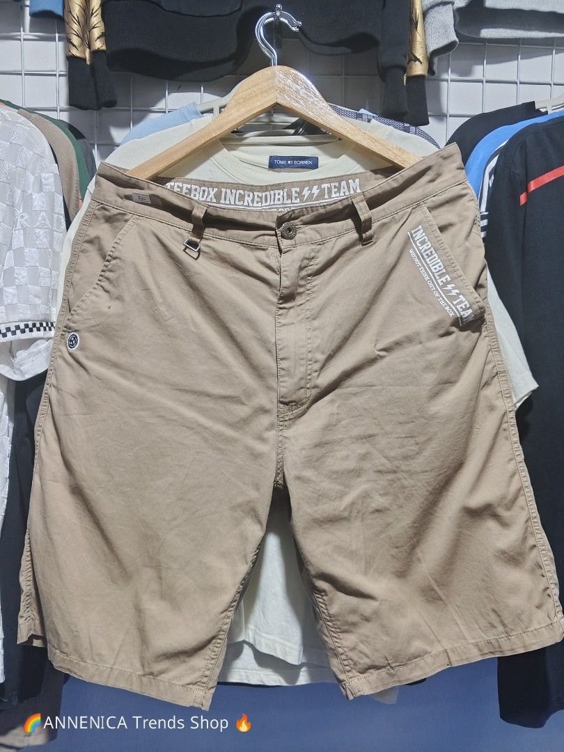 Teebox Cargo Shorts (Category: Shorts) located in Bulacan. Submitted by annenicathriftthriftlang (Listing ID 1471139237, Image 3). Description: Teebox Cargo Shorts Khaki Size 34 Incredible Teebox Chino Shorts - Khaki Brand: Teebox / Incredible Team Size: 34 on tag (34 waist) Dimes: W 34 x L 20.5 (above knee) Color: Khaki / Beige Condition: 9/10 excellent - no butas, no fading Issue: none, need wash lang Pang porma / pang daily / work shorts Makap