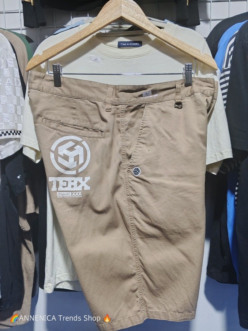 Teebox Cargo Shorts (Category: Shorts) located in Bulacan. Submitted by annenicathriftthriftlang (Listing ID 1471139237, Image 1). Description: Teebox Cargo Shorts Khaki Size 34 Incredible Teebox Chino Shorts - Khaki Brand: Teebox / Incredible Team Size: 34 on tag (34 waist) Dimes: W 34 x L 20.5 (above knee) Color: Khaki / Beige Condition: 9/10 excellent - no butas, no fading Issue: none, need wash lang Pang porma / pang daily / work shorts Makap
