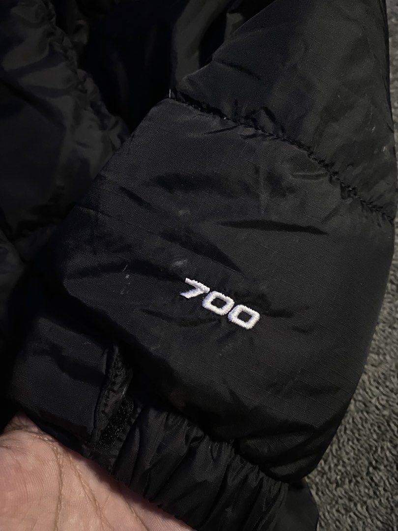 THE NORTH FACE 700 SERIES PUFFER JACKET (Category: Coats, Jackets and Outerwear) located in Caloocan City. Submitted by arcane_thrift (Listing ID 1468727656, Image 2). Description: .