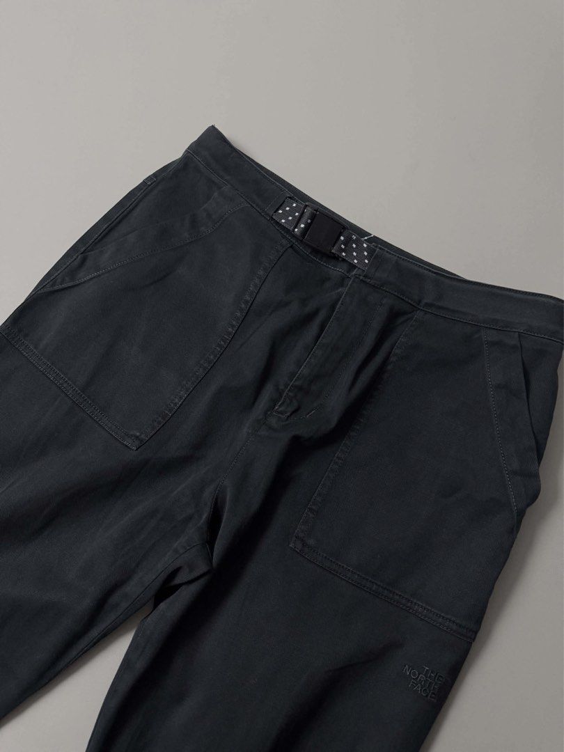 THE NORTH FACE BELTED UTILITY PANTS (Category: Jeans) located in Guagua. Submitted by sweetboyy (Listing ID 1471137597, Image 2). Description: THE NORTH FACE BELTED UTILITY PANTS EXCELLENT CONDITION SIZE 10 (MEDIUM) WOMENS ON TAG DIMES: WAISTLINE 30-32 / LENGTH 37 / LEG OPENING 6.