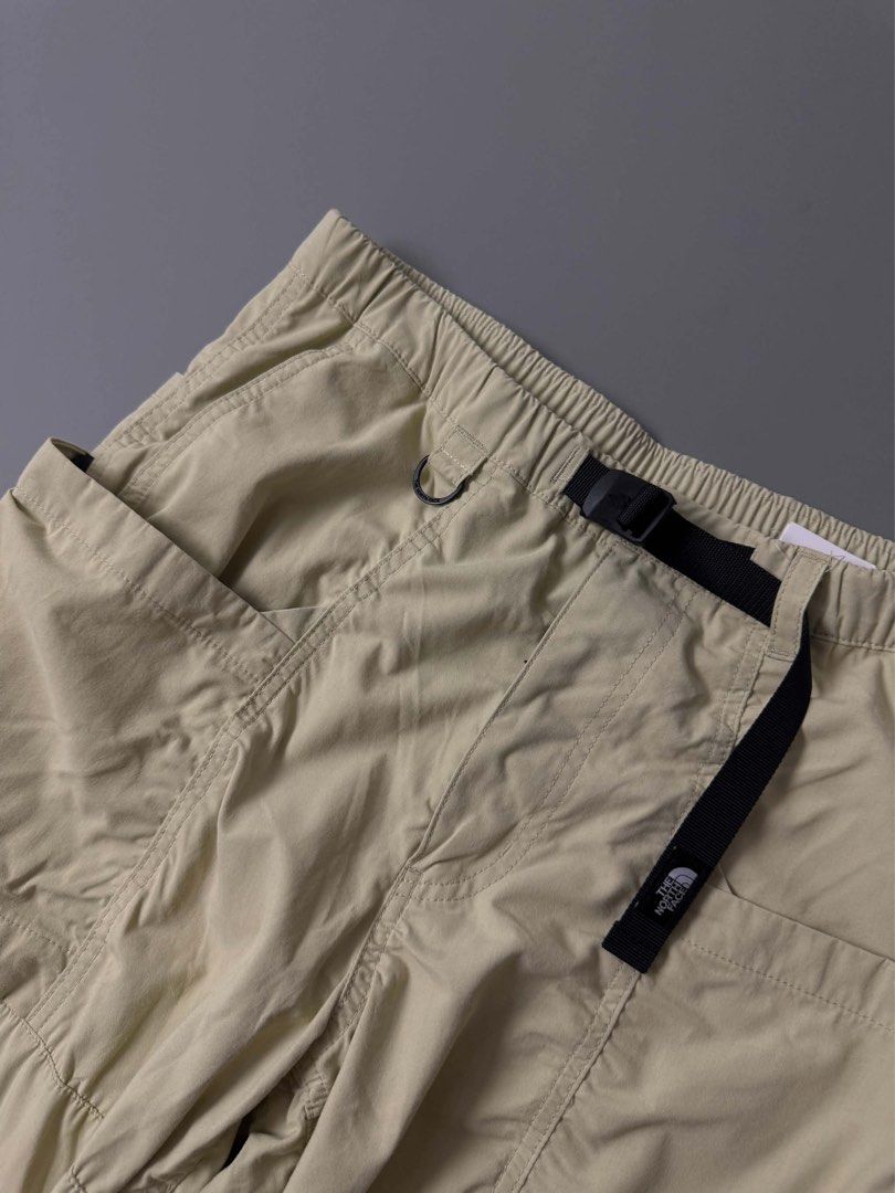 THE NORTH FACE FIREFLY STORAGE PANTS (Category: Jeans) located in Guagua. Submitted by sweetboyy (Listing ID 1471136809, Image 2). Description: THE NORTH FACE FIREFLY STORAGE PANTS EXCELLENT CONDITION SIZE MEDIUM ON TAG DIMES: WAISTLINE 32-34 / LENGTH 39 / LEG OPENING 8.