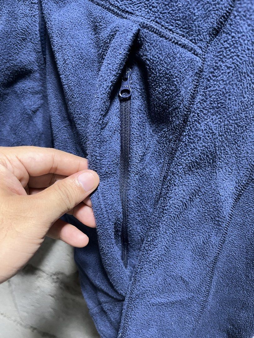 THE NORTH FACE FLEECE JACKET (Category: Coats, Jackets and Outerwear) located in Quezon City. Submitted by headline. (Listing ID 1471179731, Image 3). Description: THE NORTH FACE FLEECE SUMMER BLUE/NAVY EXCELLENT CONDITION SIZE:SMALL DIMES:23x27cm FOR ONLY:899php +SHIPPING FEE.