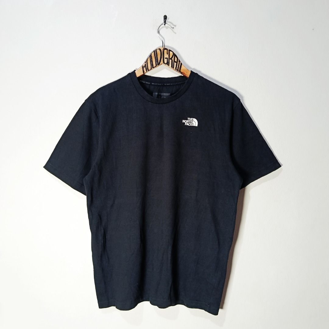 The North Face Graphic Back T-Shirt (Category: Tshirts & Polo Shirts ) located in Taytay. Submitted by hoodgrail.vtg (Listing ID 1471260923, Image 1). Description: • Excellent condition - Lightly used • Black tee featuring a small front chest logo and bold white outdoor graphic on the back • Size on tag: S — best fits M • Measurements: 20 x 27 in • Color rate: 9/10 • Issue: None.